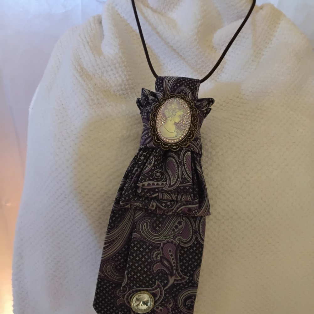 Elegant Purple Paisley Pendant Necklace